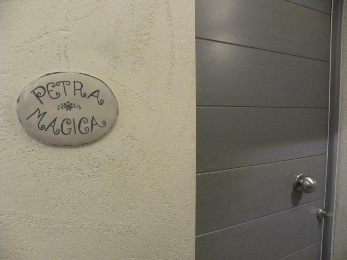 Petra Magica Apartment San Pantaleo Exterior photo