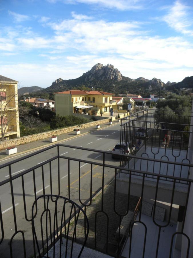 Petra Magica Apartment San Pantaleo Exterior photo